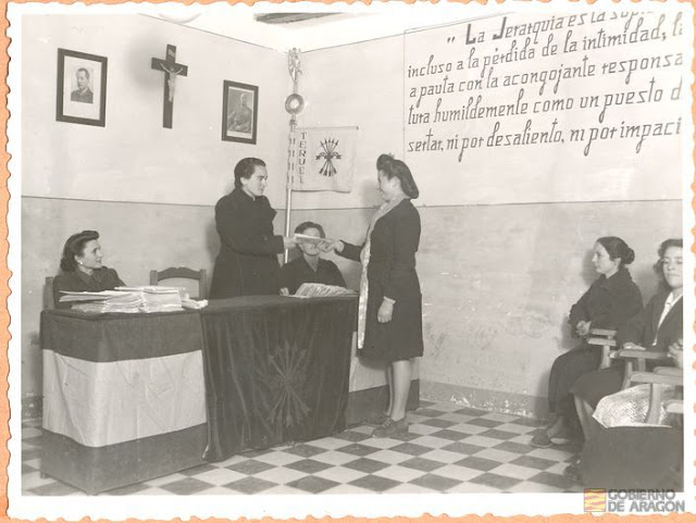 El Servicio Social obligatorio de la Sección Femenina